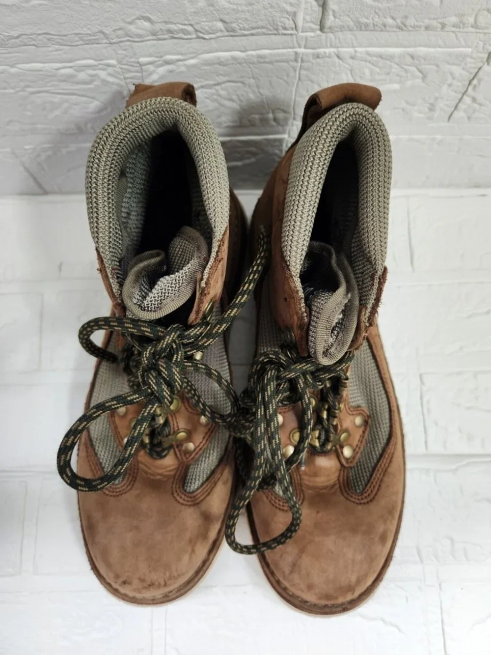 Simms Fishing Wading Boots Men Size 9 Brown Suede Felted Sole Lace Up High Top